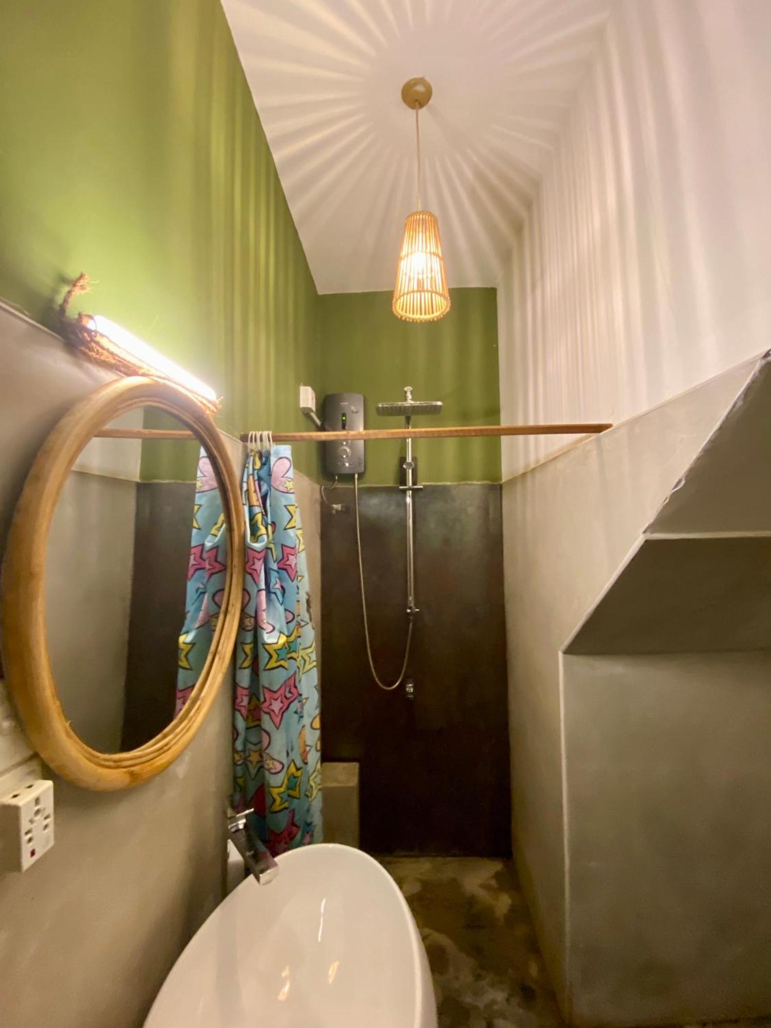 Babylon Mirissa Hostel Екстериор снимка